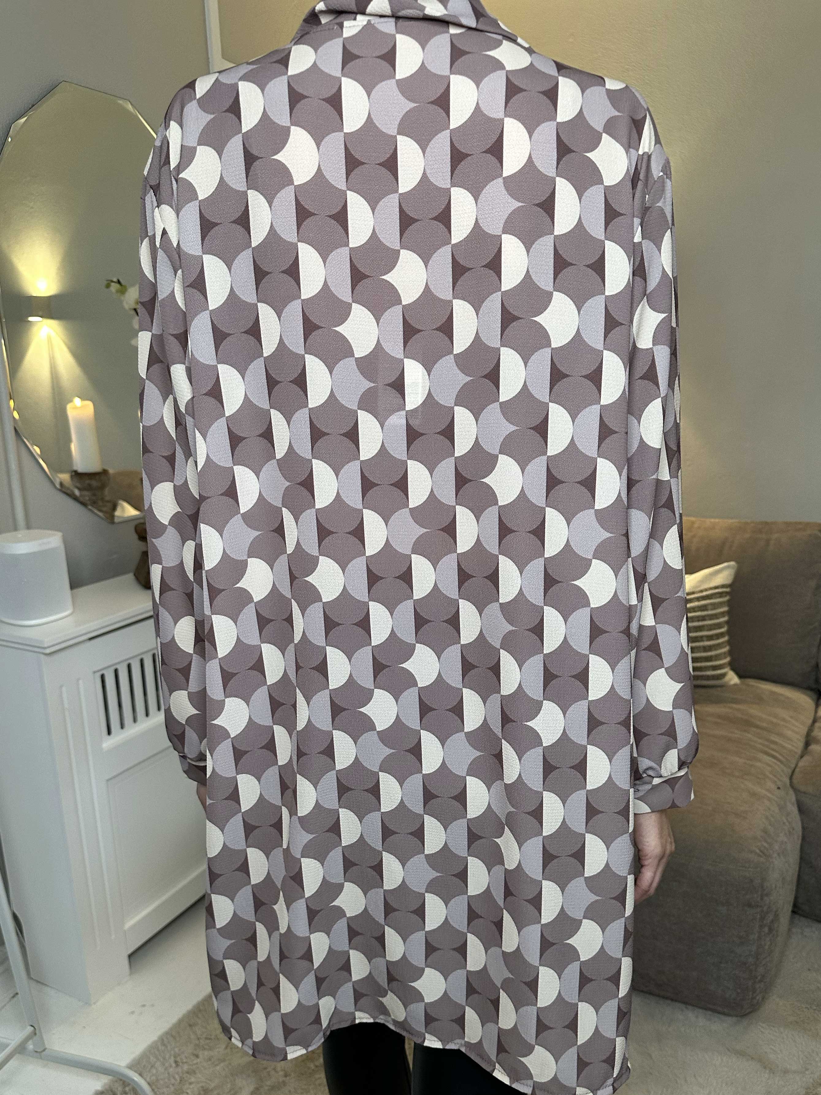 Abigail Pattern - Mönstrad skjortklänning